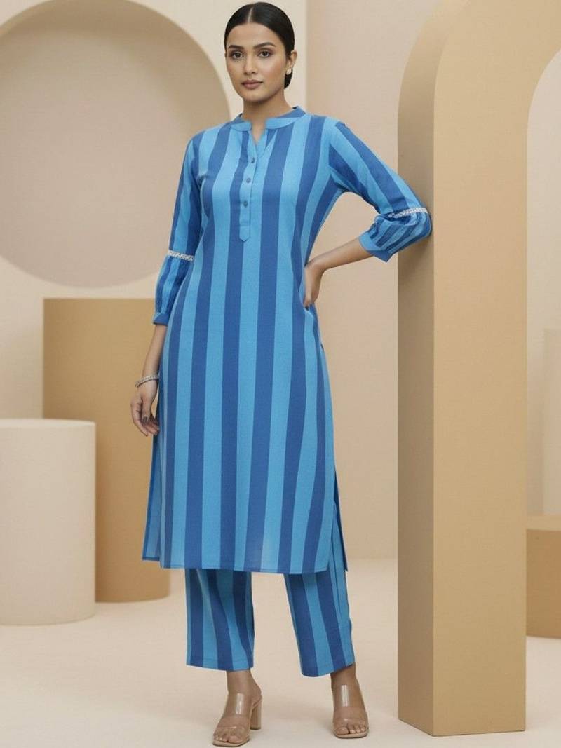 Women Printed Regular Kurta with Trousers
