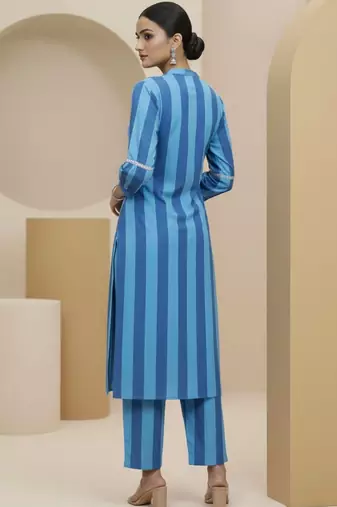 Women Printed Regular Kurta with Trousers