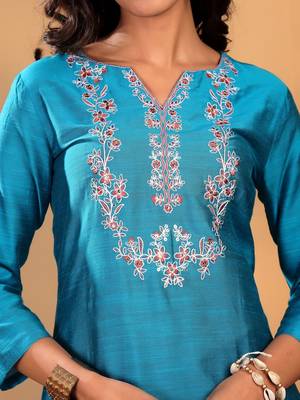 Turquoise Blue Floral Yoke Design Thread Work Kurta With Trouser & Dupatta 3