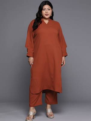Women Regular Silk Crepe Kurta with Trousers 1