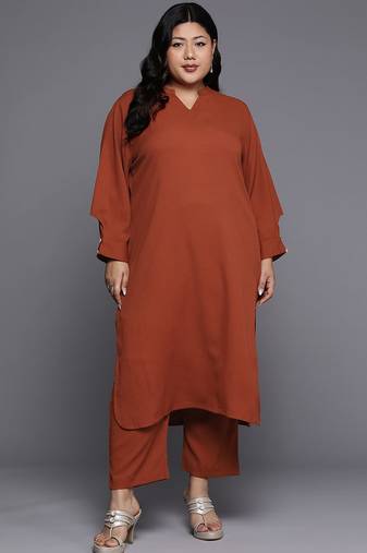 Women Regular Silk Crepe Kurta with Trousers