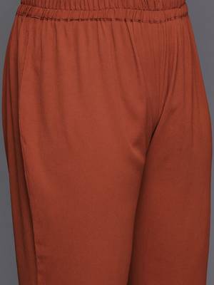 Women Regular Silk Crepe Kurta with Trousers 3