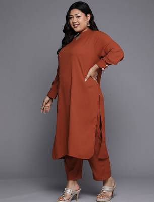 Women Regular Silk Crepe Kurta with Trousers 4