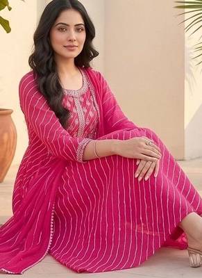 Women Printed Regular Thread Work Kurta with Trousers & With Dupatta 3