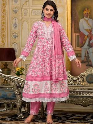 Floral Printed Panelled Pure Cotton Kurta with Trouser & Dupatta 1