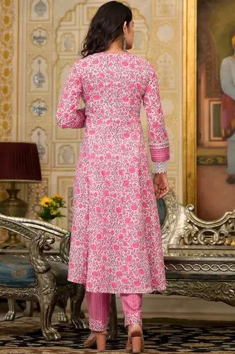 Floral Printed Panelled Pure Cotton Kurta with Trouser & Dupatta