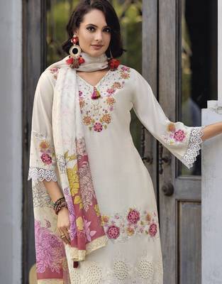 Women Floral Embroidered Regular Thread Work Pure Cotton Kurta with Trousers & With Dupatta 5