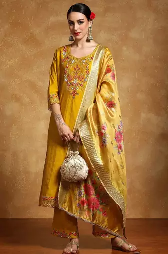Women Floral Embroidered Regular Thread Work Kurta with Trousers & With Dupatta