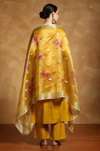 Women Floral Embroidered Regular Thread Work Kurta with Trousers & With Dupatta