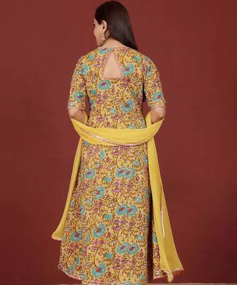 Women Floral Printed Empire Pure Cotton Kurta with Trousers & With Dupatta 4