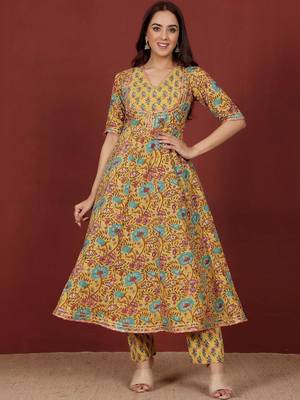 Women Floral Printed Empire Pure Cotton Kurta with Trousers & With Dupatta 6