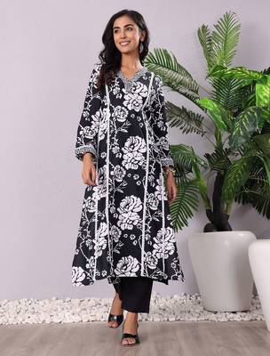 Floral Printed V-Neck Panelled Pure Cotton A-Line Kurta With Trouser 5