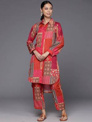 Women Printed Shirt Collar Straight Kurta With Trousers 1