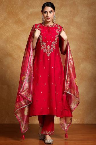 Floral Embroidered Mandarin Collar A-Line Kurta With Trousers & Dupatta