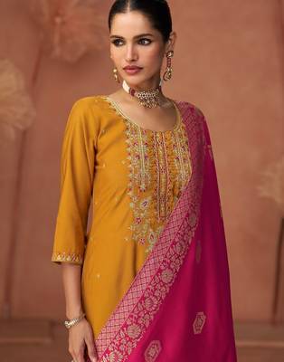 Floral Embroidered Zari Work Round Neck Straight Kurta With Trousers & Dupatta 2