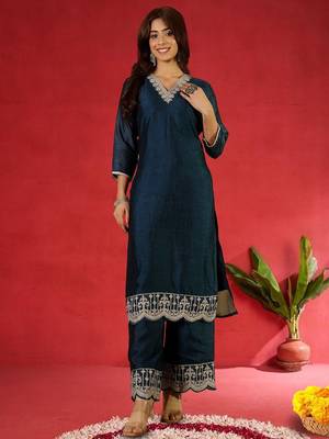 Women Ethnic Motifs Embroidered Kurta with Palazzo 1