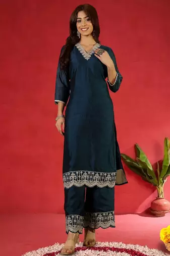 Women Ethnic Motifs Embroidered Kurta with Palazzo