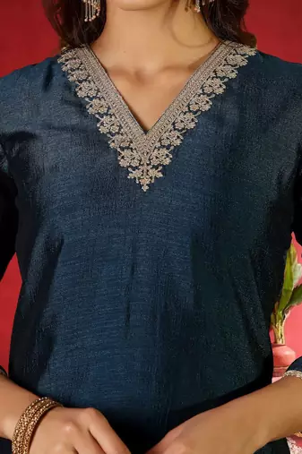 Women Ethnic Motifs Embroidered Kurta with Palazzo
