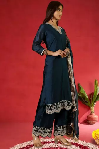 Women Ethnic Motifs Embroidered Kurta with Palazzo