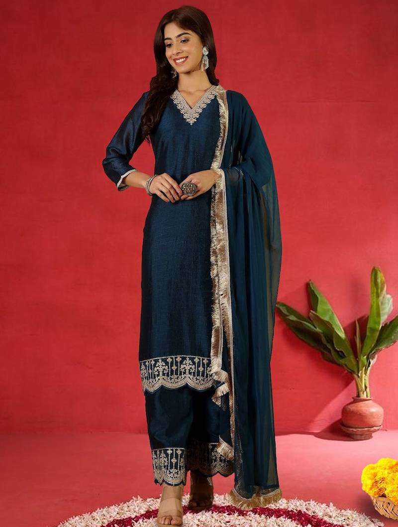 Women Ethnic Motifs Embroidered Kurta with Palazzo