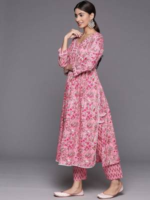Women Floral Printed Empire Pure Cotton Kurta with Trousers & With Dupatta 5