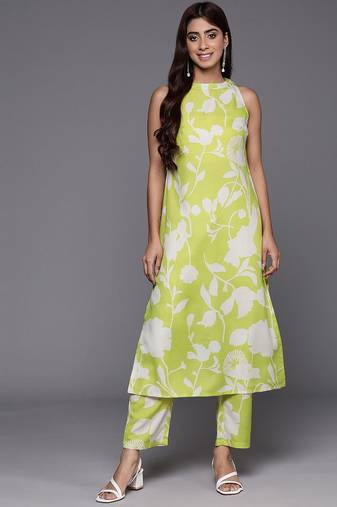 Floral Printed Halter Neck Sleeveless Regular Kurta With Trousers