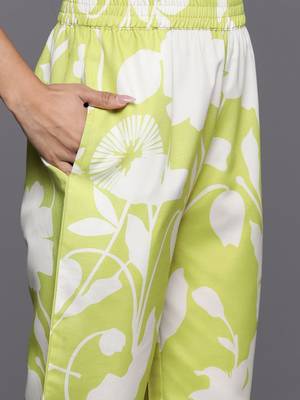 Floral Printed Halter Neck Sleeveless Regular Kurta With Trousers 3