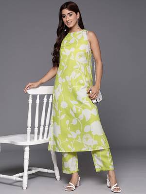 Floral Printed Halter Neck Sleeveless Regular Kurta With Trousers 6