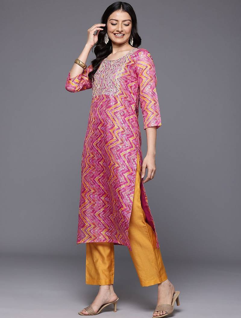 Chevron Print Zari Embroidered Kurta with Trousers & With Dupatta