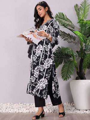 Floral Printed V-Neck Pure Cotton Kurta With Trousers 3