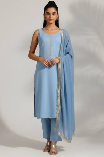 Women Regular Thread Work Silk Crepe Kurta with Trousers & With Dupatta