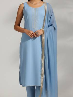 Women Regular Thread Work Silk Crepe Kurta with Trousers & With Dupatta 2
