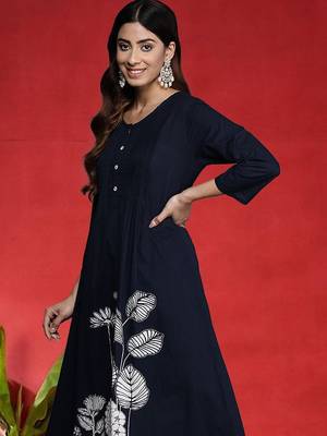 Women Printed Regular Kurta with Trousers & Dupatta 2