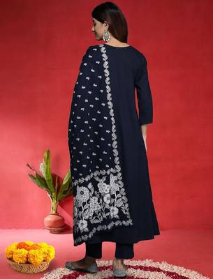 Women Printed Regular Kurta with Trousers & Dupatta 4