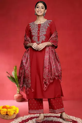 Floral Embroidered Round Neck Zari Straight Kurta With Trousers And Dupatta