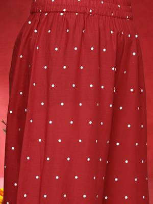 Floral Embroidered Round Neck Zari Straight Kurta With Trousers And Dupatta 3