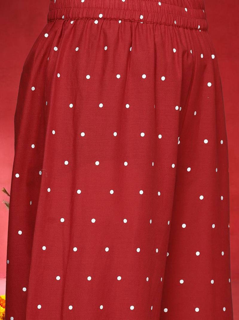Floral Embroidered Round Neck Zari Straight Kurta With Trousers And Dupatta
