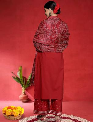 Floral Embroidered Round Neck Zari Straight Kurta With Trousers And Dupatta 4