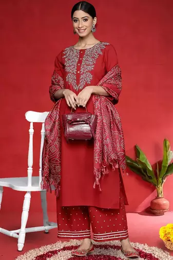 Floral Embroidered Round Neck Zari Straight Kurta With Trousers And Dupatta