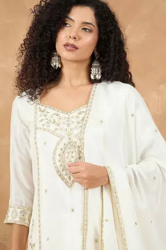 Women Ethnic Motifs Embroidered Regular Kurta & Sharara With Dupatta