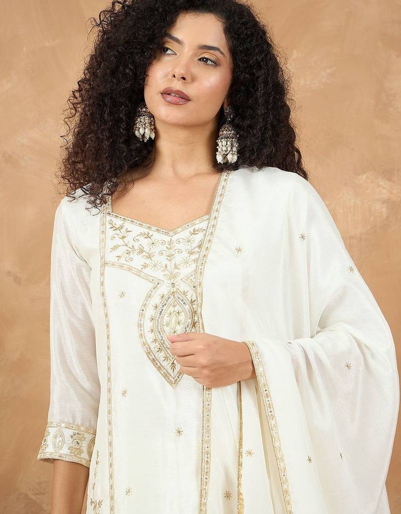 Women Ethnic Motifs Embroidered Regular Kurta & Sharara With Dupatta