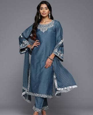 Women Floral Embroidered Regular Kurta Trousers With Dupatta 1
