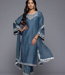 Women Floral Embroidered Regular Kurta Trousers With Dupatta