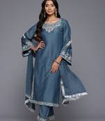 Women Floral Embroidered Regular Kurta Trousers With Dupatta