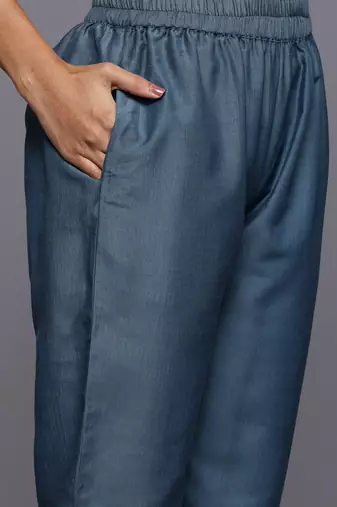 Women Floral Embroidered Regular Kurta Trousers With Dupatta