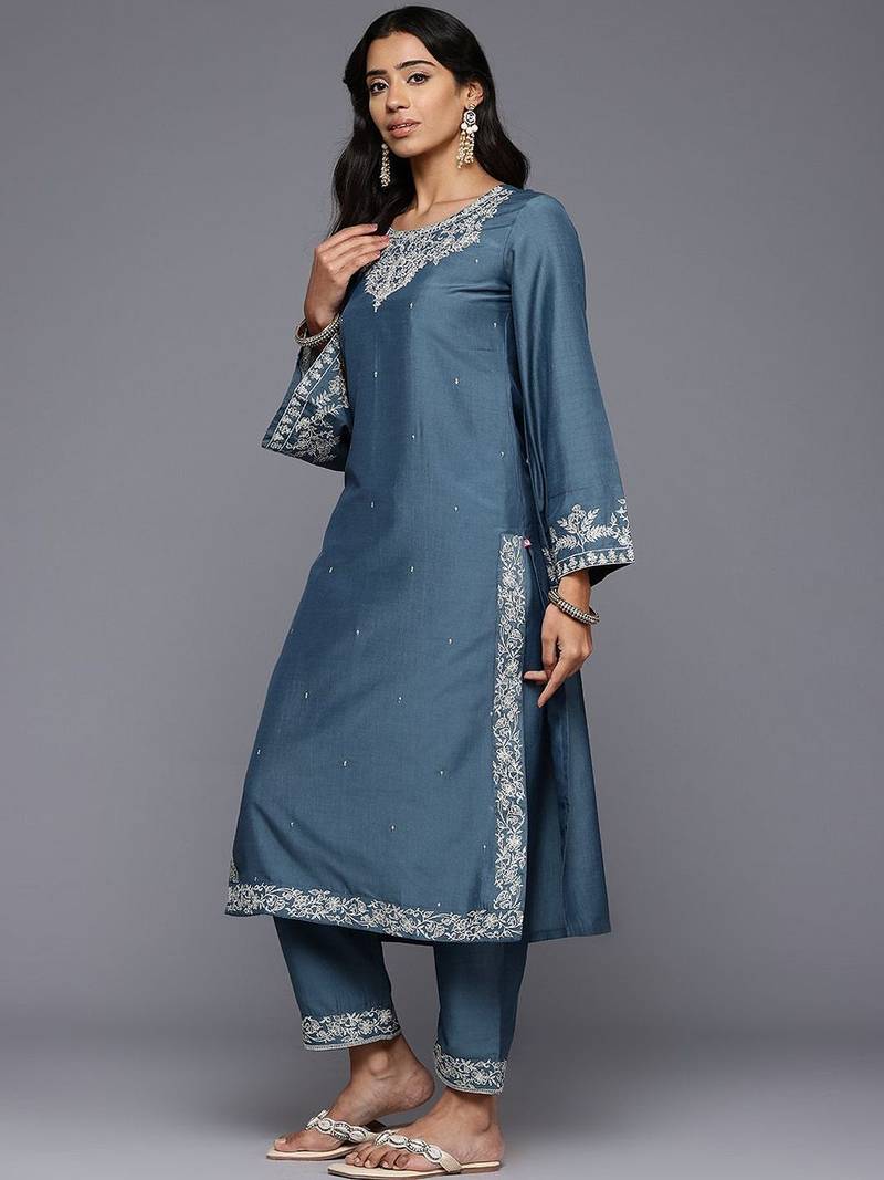 Women Floral Embroidered Regular Kurta Trousers With Dupatta