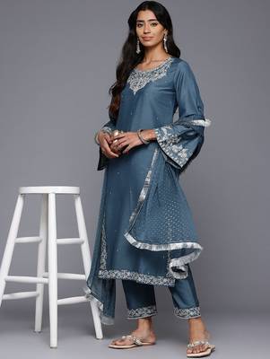 Women Floral Embroidered Regular Kurta Trousers With Dupatta 6