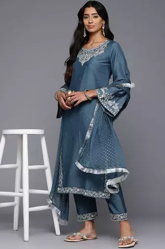 Women Floral Embroidered Regular Kurta Trousers With Dupatta