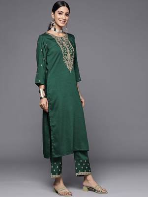 Floral Yoke Design Sequinned Kurta With Trousers & Dupatta 6