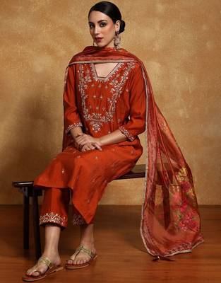 Women Floral Embroidered Regular Kurta with Trousers & With Dupatta 1
